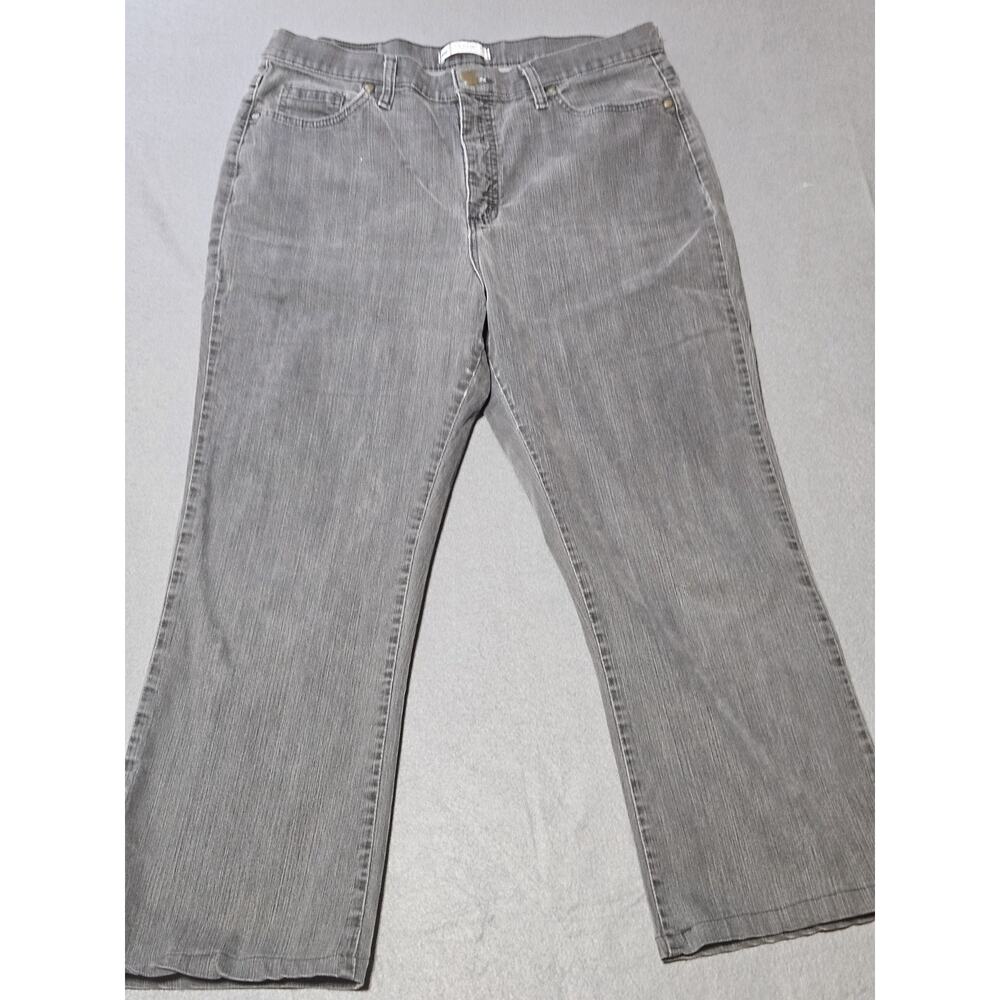 Lee Jeans Womens 14 Short Black Classic fit at the waist boot cut Jeans